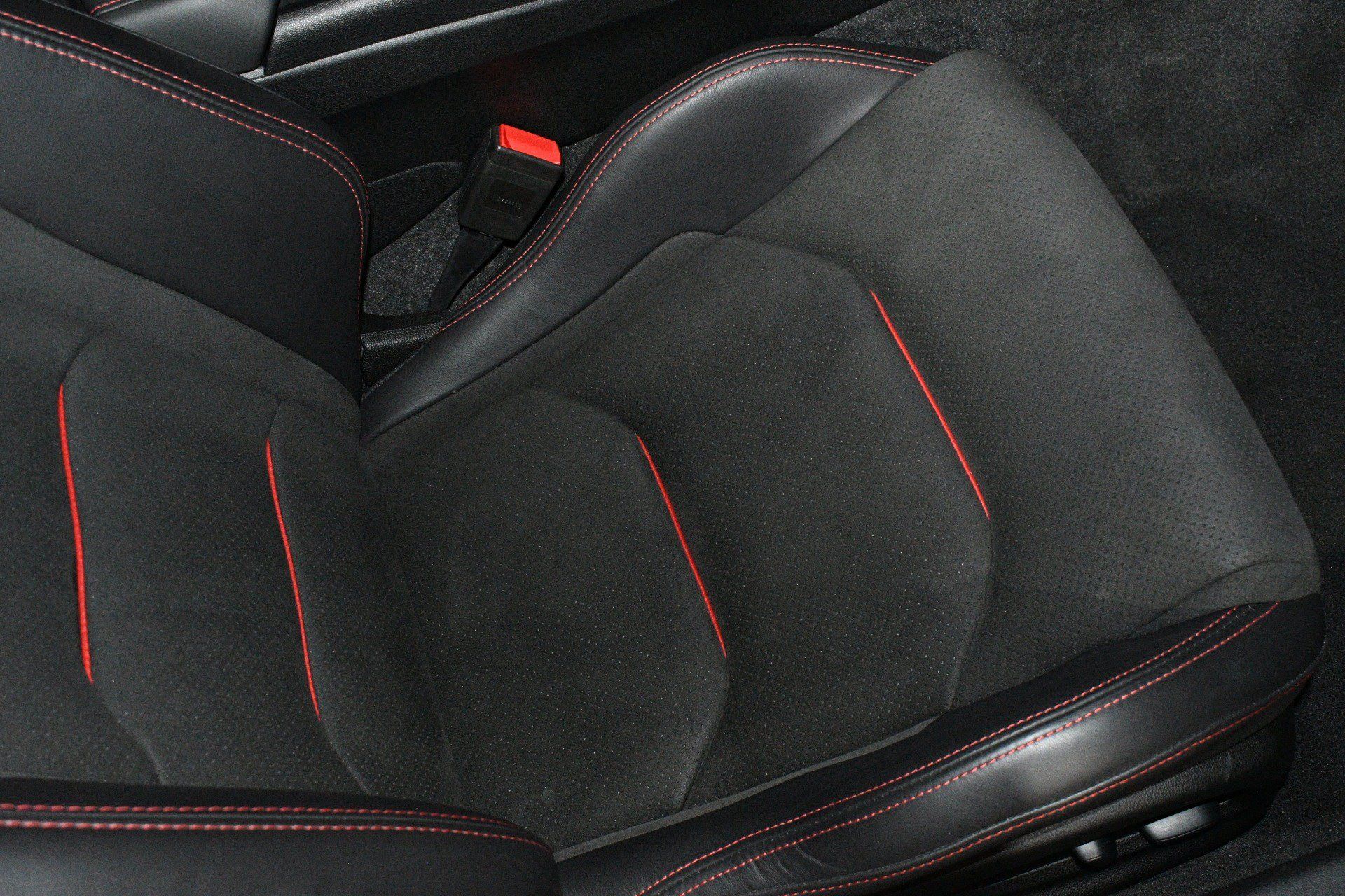 Used 2020 Chevrolet Camaro ZL1 RWD image 12