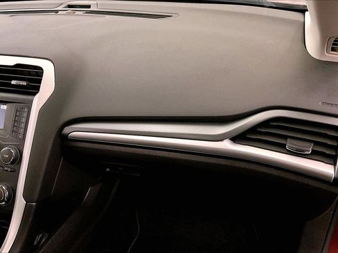 Used 2015 Ford Fusion SE image 16