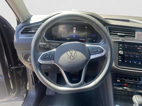 Certified 2023 Volkswagen Tiguan SE FWD image 12