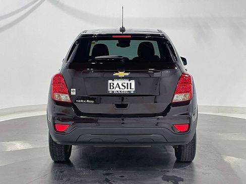 Used 2021 Chevrolet Trax LS w/ Tint and Cruise Package AWD/4WD image 12