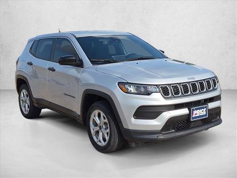 Used 2025 Jeep Compass Sport AWD/4WD image 3