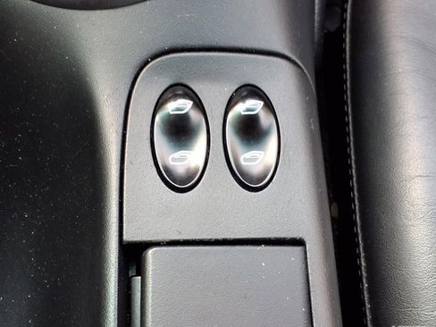 Used 2002 Porsche 911 Carrera 4 image 17