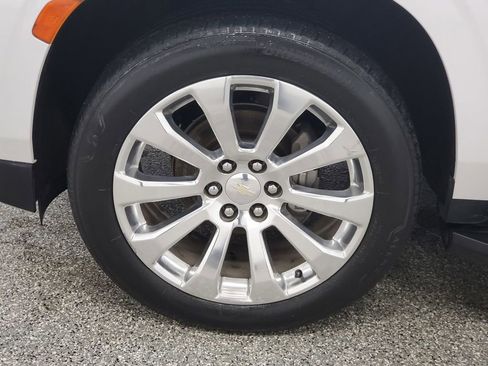 Used 2021 Chevrolet Tahoe Premier w/ Premium Package image 8