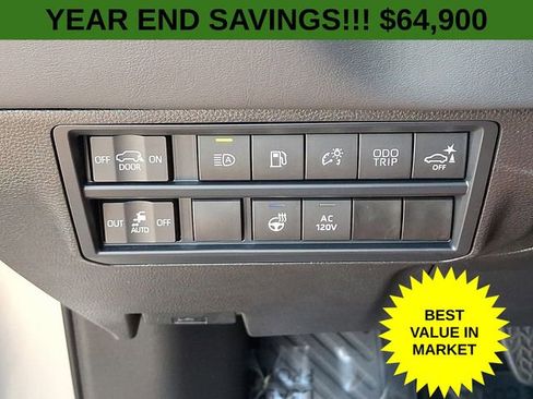 Used 2024 Toyota Sequoia Platinum image 32