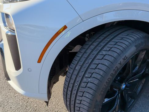 Certified 2025 BMW X7 xDrive40i w/ M Sport Package image 5