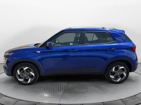 Used 2024 Hyundai Venue Limited image 6