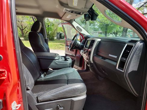 Used 2014 RAM 1500 Laramie image 40