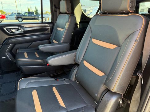 Used 2021 GMC Yukon XL AT4 w/ Technology Package image 18