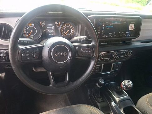 Used 2024 Jeep Wrangler Sport AWD/4WD image 11