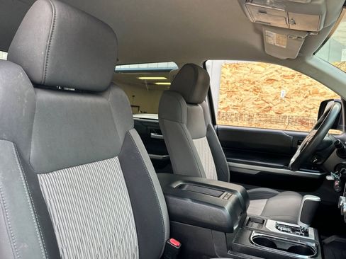 Used 2015 Toyota Tundra SR5 w/ SR5 Upgrade Package image 30