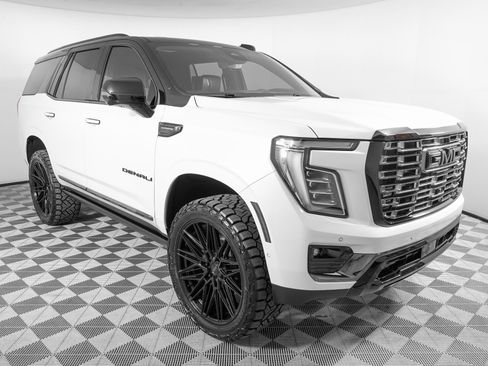 Used 2026 GMC Yukon Denali Ultimate w/ LPO, Floor Liner Package image 4