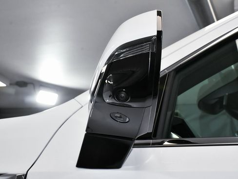 Used 2025 GMC Yukon Denali image 85