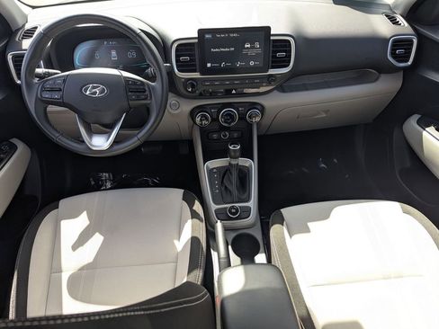 Used 2025 Hyundai Venue SEL FWD image 26