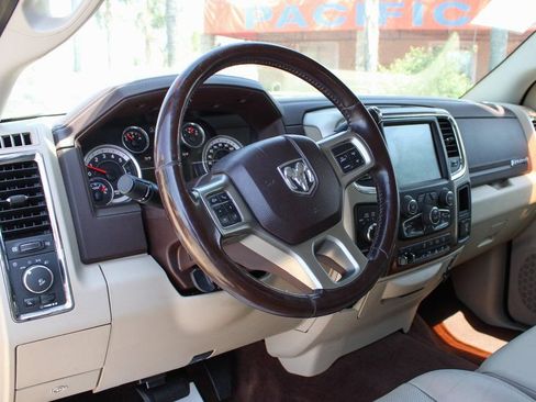 Used 2014 RAM 2500 Laramie w/ Convenience Group image 17