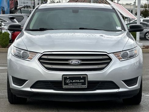 Used 2018 Ford Taurus SE image 10