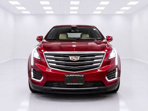 Used 2017 Cadillac XT5 Luxury w/ Driver Awareness Package AWD/4WD image 3