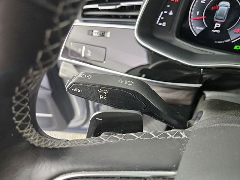 Used 2021 Audi Q8 Prestige AWD/4WD image 26