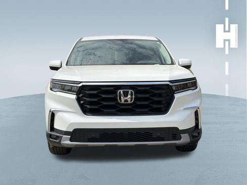 Used 2025 Honda Pilot EX-L image 3