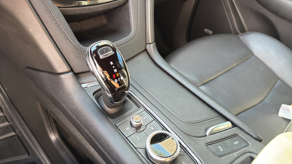 Used 2024 Cadillac XT6 Premium Luxury FWD image 19