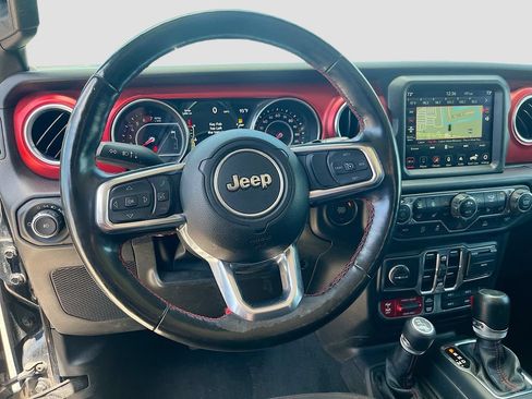 Used 2022 Jeep Wrangler Unlimited Rubicon w/ Cold Weather Group AWD/4WD image 12