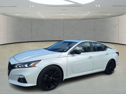 Used 2022 Nissan Altima 2.5 SR w/ Midnight Edition Package