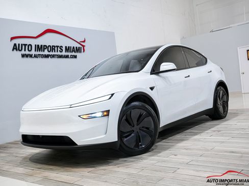 Used 2026 Tesla Model Y Long Range RWD image 83