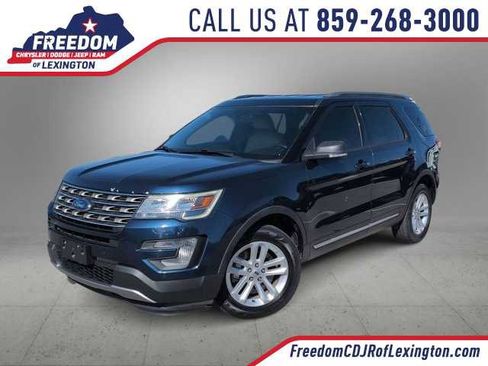 Used 2017 Ford Explorer XLT w/ Equipment Group 202A FWD image 1