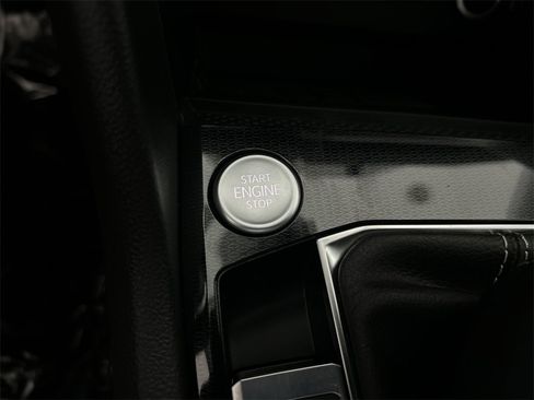 New 2026 Volkswagen Taos SE image 29