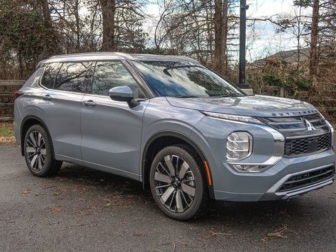 New 2026 Mitsubishi Outlander SEL FWD image 8