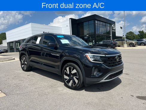Certified 2025 Volkswagen Atlas Cross Sport SE FWD image 4