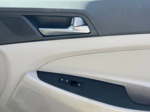 Used 2016 Hyundai Tucson SE w/ Option Group 02 FWD image 19