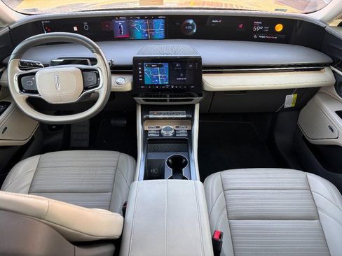 Used 2024 Lincoln Nautilus Reserve w/ Equipment Group 202A image 11