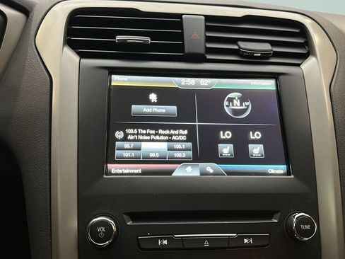 Used 2016 Ford Fusion SE w/ Equipment Group 202A AWD/4WD image 31