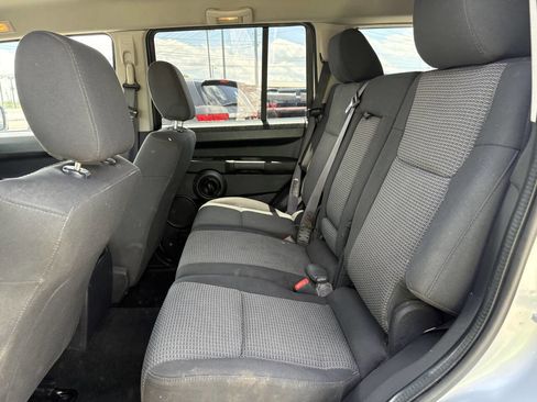 Used 2008 Jeep Commander Sport image 15