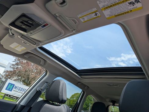 Used 2023 Subaru Forester Premium AWD/4WD image 20