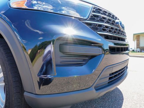 Used 2024 Ford Explorer XLT AWD/4WD image 26