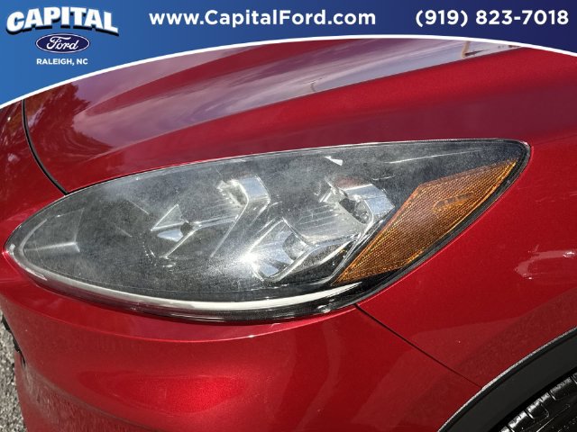 Certified 2020 Ford Escape Titanium FWD image 11
