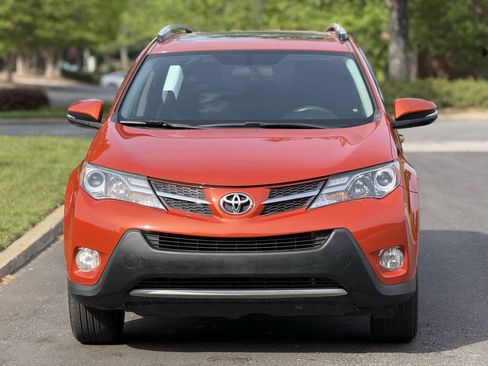 Used 2015 Toyota RAV4 XLE FWD image 4