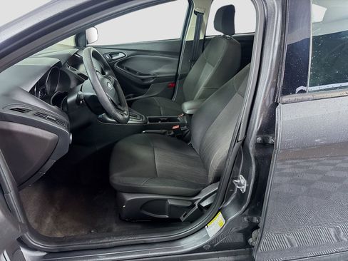 Used 2018 Ford Focus SE FWD image 19