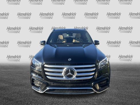Used 2024 Mercedes-Benz GLS 450 4MATIC image 3