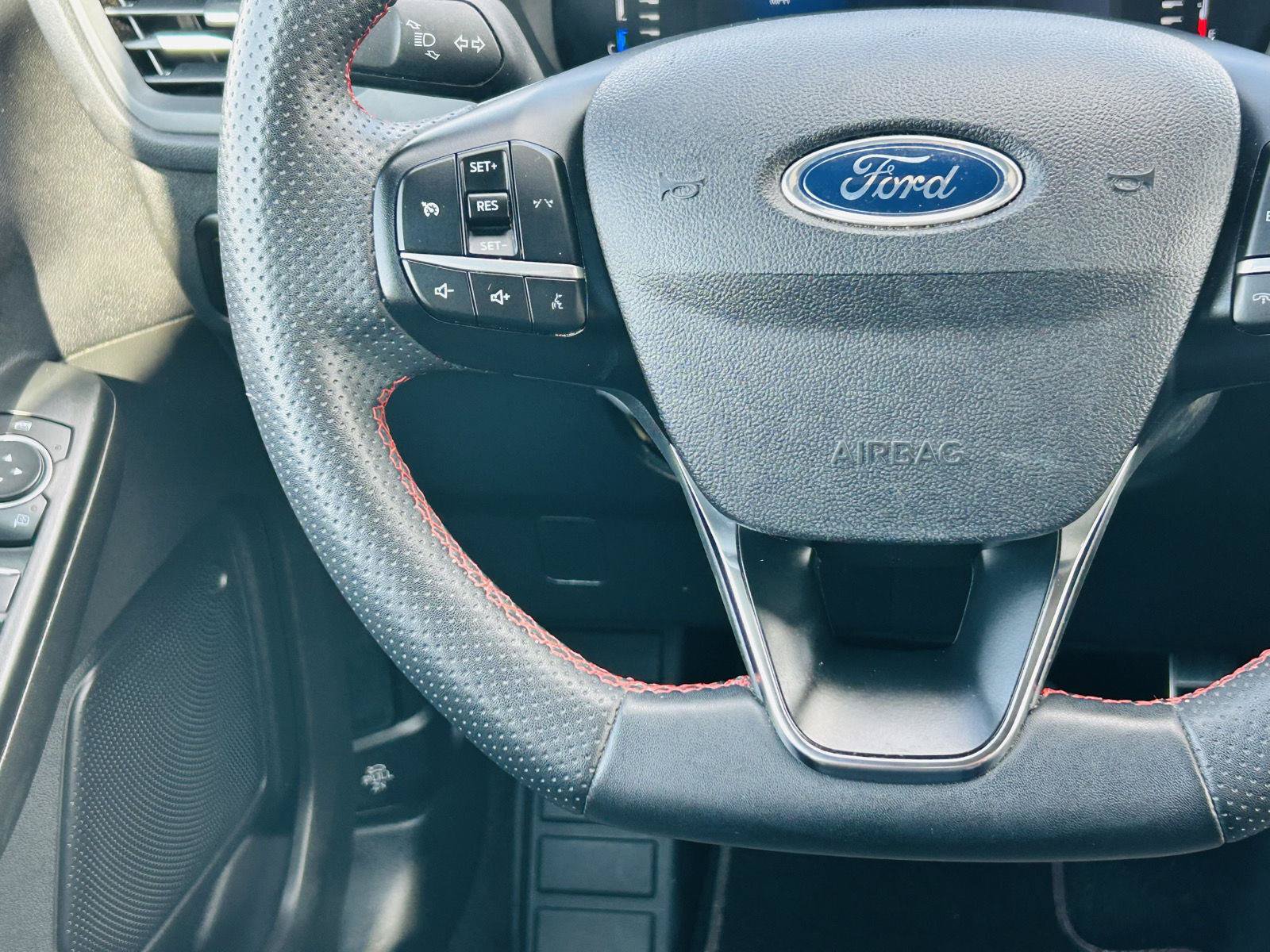 Used 2023 Ford Escape ST-Line FWD image 15