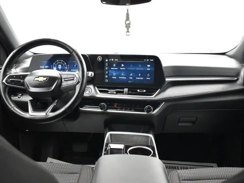 Used 2025 Chevrolet Equinox LT image 19