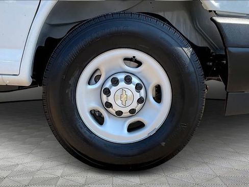 New 2025 Chevrolet Express 3500 w/ Driver Convenience Package image 12