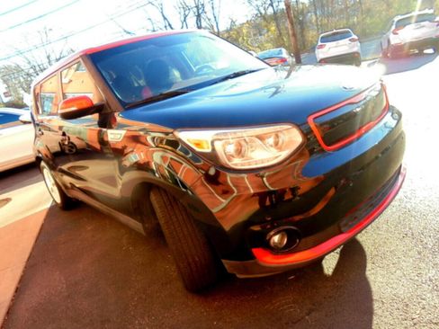 Used 2015 Kia Soul EV + image 3
