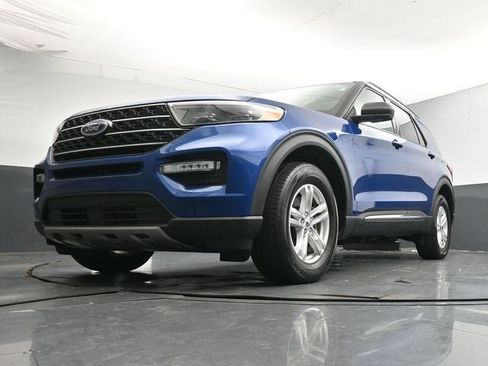 Used 2023 Ford Explorer XLT w/ Equipment Group 202A AWD/4WD image 29