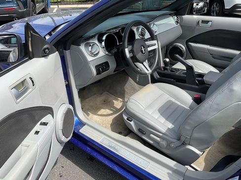 Used 2005 Ford Mustang GT Premium RWD image 10