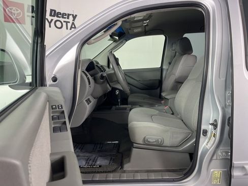 Used 2008 Nissan Frontier LE w/ Side & Curtain Airbag Pkg image 3