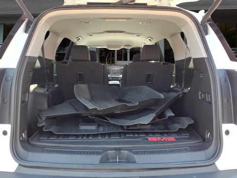 Used 2021 GMC Acadia SLE w/ Driver Convenience Package FWD image 19