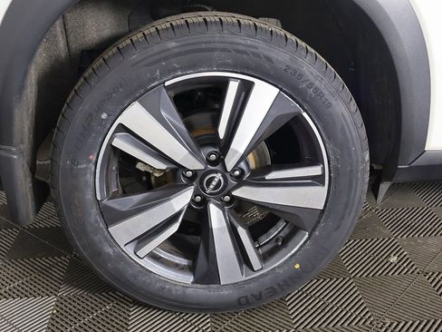 Used 2023 Nissan Rogue SL w/ SL Premium Package image 23