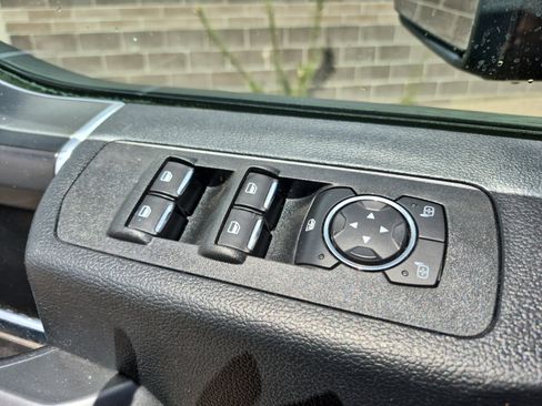 Used 2019 Ford F150 XLT w/ Equipment Group 302A Luxury AWD/4WD image 15
